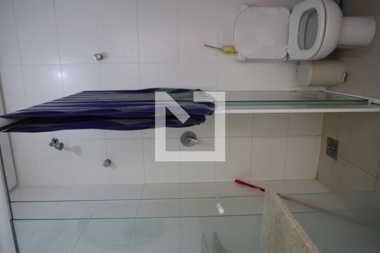 Banheiro de apartamento para alugar com 1 quarto, 60m² em Ingleses do Rio Vermelho, Florianópolis