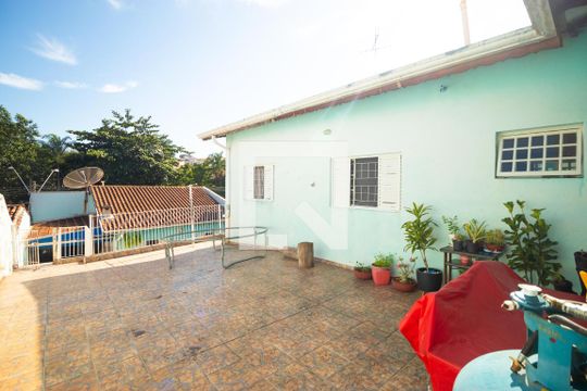Quintal (Casa 02) de casa para alugar com 4 quartos, 106m² em Vila Paraiso, Campinas