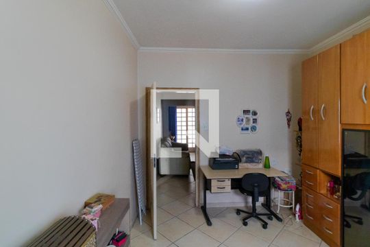 Quarto 01 (Casa 01) de casa para alugar com 4 quartos, 106m² em Vila Paraiso, Campinas