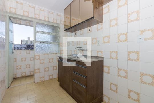 Cozinha e Área de Serviço de apartamento à venda com 1 quarto, 47m² em São João, Porto Alegre