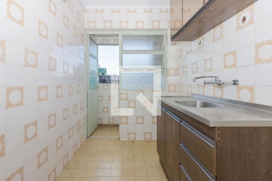 Cozinha e Área de Serviço de apartamento à venda com 1 quarto, 47m² em São João, Porto Alegre