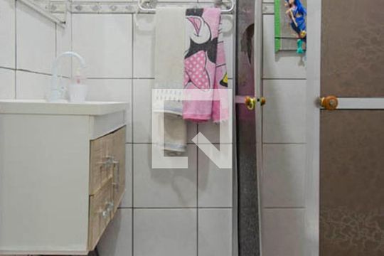 Banheiro de casa à venda com 2 quartos, m² em Vila Granada, São Paulo