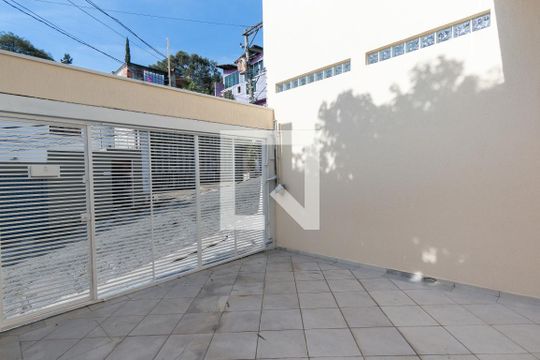 Garagem de casa à venda com 3 quartos, 150m² em Vila Palmeiras, São Paulo