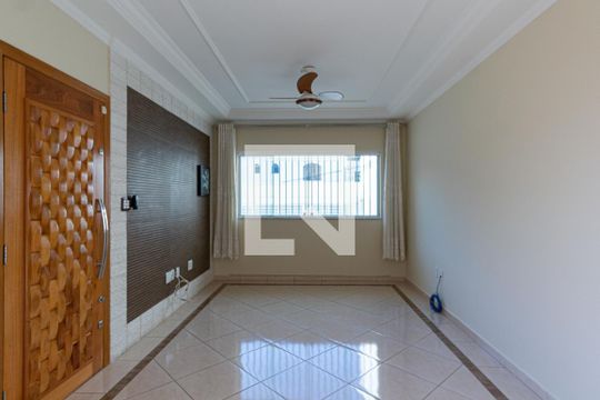 Sala de casa à venda com 3 quartos, 150m² em Vila Palmeiras, São Paulo