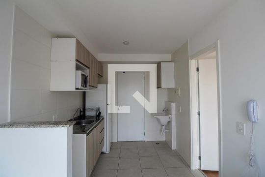 Sala/Cozinha de apartamento para alugar com 1 quarto, 29m² em Vila Ema, São Paulo