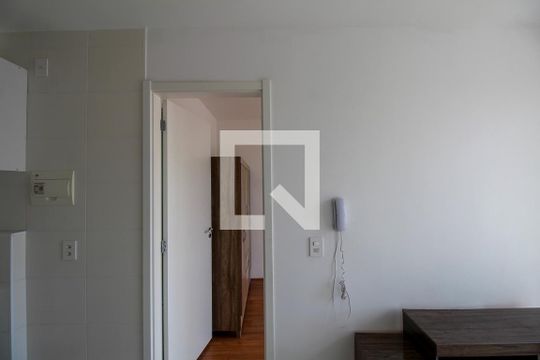 Sala/Cozinha de apartamento para alugar com 1 quarto, 29m² em Vila Ema, São Paulo