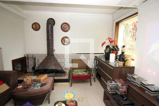Sala de Estar de casa para alugar com 4 quartos, 1000m² em Morro Espirito Santo, Porto Alegre