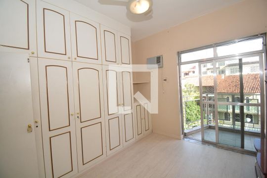 Suíte de apartamento para alugar com 3 quartos, 117m² em Vila Valqueire, Rio de Janeiro