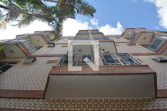Fachada do Prédio de apartamento para alugar com 3 quartos, 117m² em Vila Valqueire, Rio de Janeiro