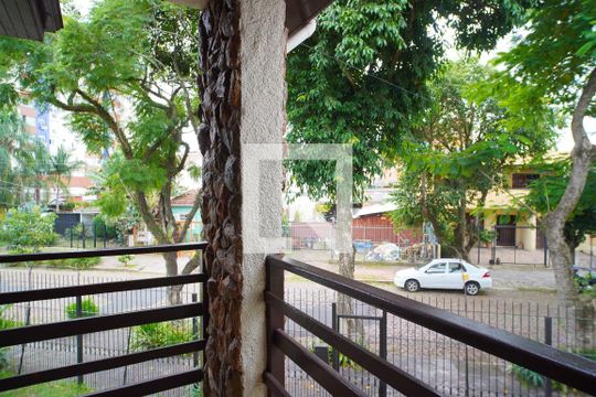 Sacada Segundo Andar de casa à venda com 5 quartos, 360m² em Jardim Itu, Porto Alegre
