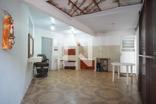 Garagem de casa à venda com 5 quartos, 360m² em Jardim Itu, Porto Alegre