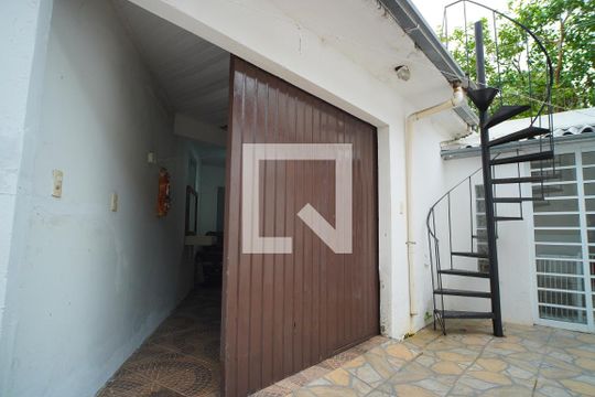 Garagem de casa à venda com 5 quartos, 360m² em Jardim Itu, Porto Alegre