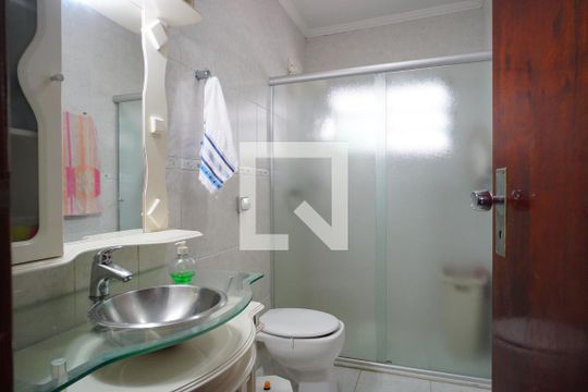 Banheiro da Suíte de casa à venda com 5 quartos, 360m² em Jardim Itu, Porto Alegre