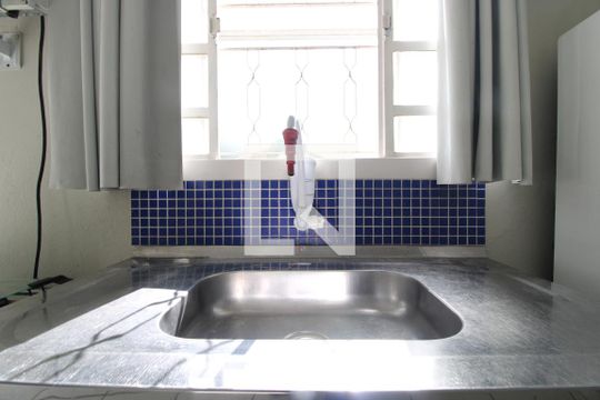 Pia da cozinha de casa para alugar com 1 quarto, 30m² em Cidade Monções, São Paulo