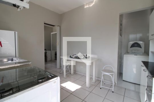 Cozinha de casa para alugar com 1 quarto, 30m² em Cidade Monções, São Paulo