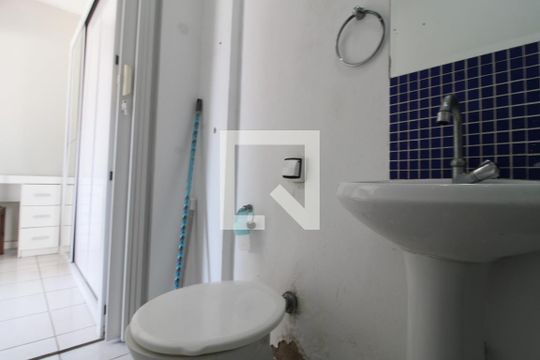 Banheiro de casa para alugar com 1 quarto, 30m² em Cidade Monções, São Paulo