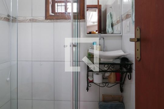 Banheiro de casa à venda com 2 quartos, 140m² em Campo Novo, Porto Alegre