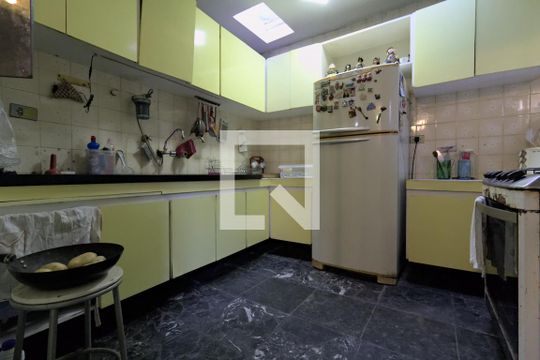 Cozinha de casa para alugar com 2 quartos, 240m² em Perdizes, São Paulo