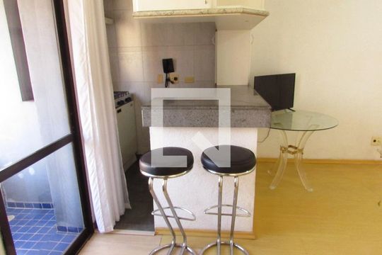 Sala/Cozinha de apartamento para alugar com 1 quarto, 38m² em Vila Suzana, São Paulo