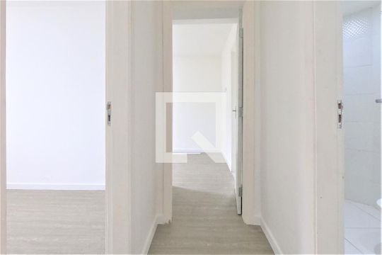 Corredor de apartamento à venda com 2 quartos, 56m² em Parque Continental Ii, Guarulhos