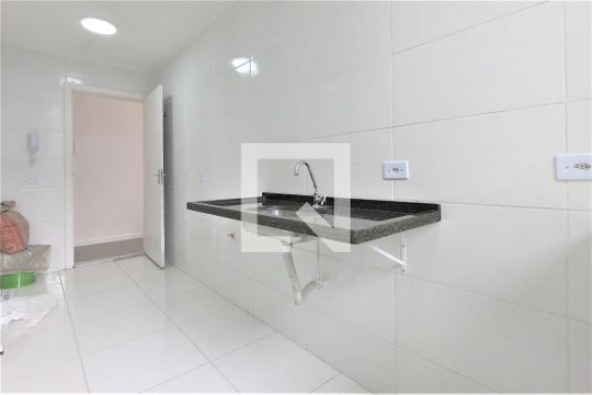 Cozinha e Área de Serviço de apartamento à venda com 2 quartos, 56m² em Parque Continental Ii, Guarulhos