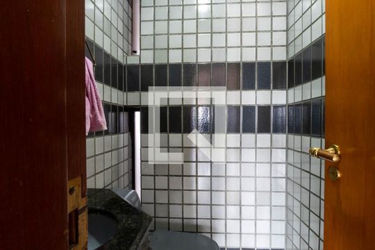 Lavabo de apartamento para alugar com 3 quartos, 264m² em Jardim Avelino, São Paulo