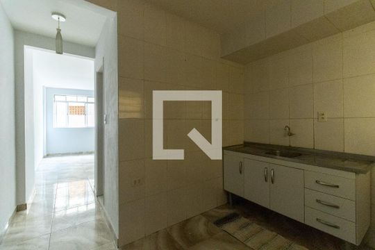 Cozinha de apartamento para alugar com 1 quarto, 36m² em Aclimação, São Paulo