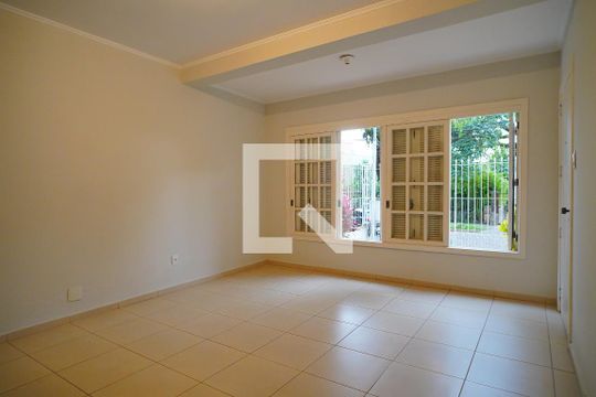 Casa à venda com 4 quartos, 314m² em Vila Jardim, Porto Alegre
