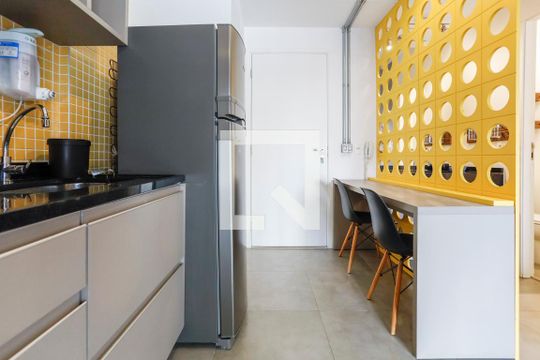 Cozinha de apartamento para alugar com 1 quarto, 35m² em Consolação, São Paulo