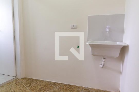 Área de Serviço de casa de condomínio para alugar com 2 quartos, 50m² em Jardim Pinheiros, São Paulo