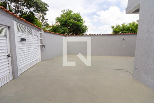 Garagem de casa de condomínio para alugar com 2 quartos, 50m² em Jardim Pinheiros, São Paulo
