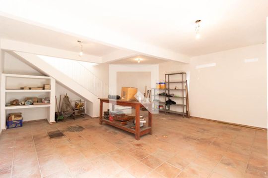 Garagem de casa à venda com 3 quartos, 250m² em Jardim Daysy, São Paulo