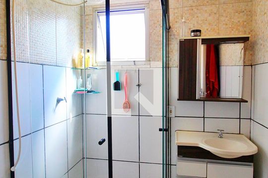 Banheiro de apartamento para alugar com 2 quartos, 100m² em Jardim Alzira Franco, Santo André