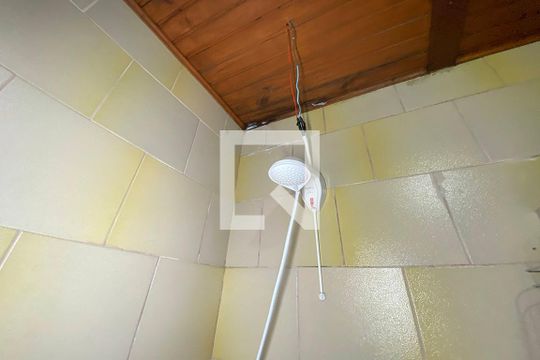Chuveiro do Banheiro 2 de casa à venda com 3 quartos, 70m² em Santo Afonso, Novo Hamburgo