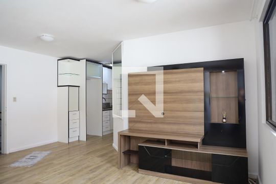 Sala de apartamento para alugar com 2 quartos, 73m² em Canasvieiras, Florianópolis