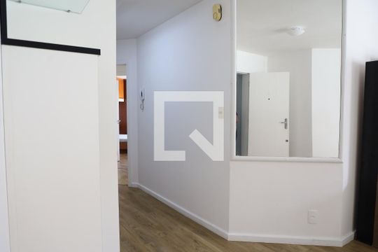 Sala de apartamento para alugar com 2 quartos, 73m² em Canasvieiras, Florianópolis