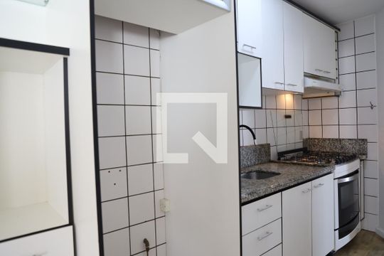 Cozinha de apartamento para alugar com 2 quartos, 73m² em Canasvieiras, Florianópolis