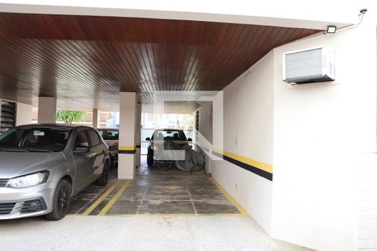 Garagem de apartamento para alugar com 2 quartos, 73m² em Canasvieiras, Florianópolis
