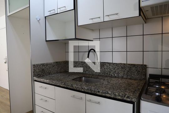 Cozinha de apartamento para alugar com 2 quartos, 73m² em Canasvieiras, Florianópolis