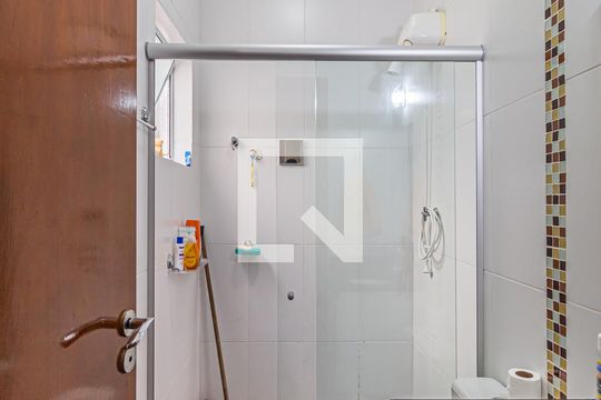 Banheiro da Suite de apartamento à venda com 3 quartos, 154m² em Vila Clarice, Santo André