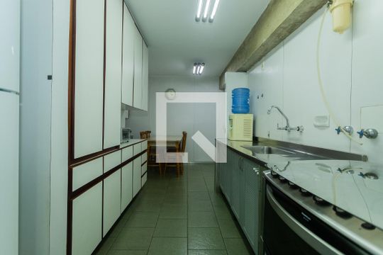 Cozinha de apartamento para alugar com 2 quartos, 100m² em Perdizes, São Paulo