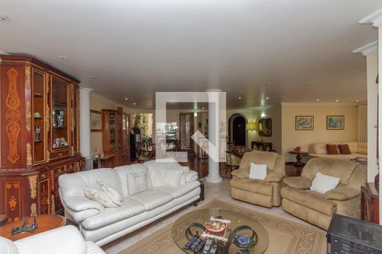 Sala de casa à venda com 7 quartos, 700m² em Campo Belo, São Paulo