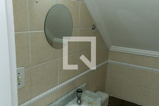 Lavabo   de casa para alugar com 3 quartos, 120m² em Vila Irmãos Arnoni, São Paulo