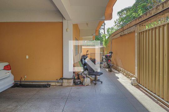 Garagem de casa à venda com 5 quartos, 1080m² em União, Belo Horizonte