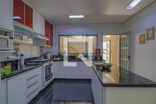 Cozinha de casa à venda com 5 quartos, 1080m² em União, Belo Horizonte