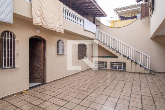 Quintal de casa para alugar com 5 quartos, 360m² em Vila Alpina, São Paulo