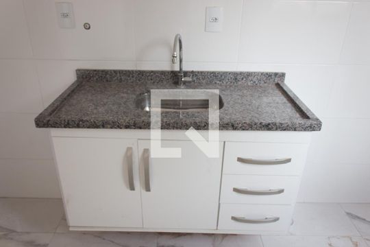 Cozinha de apartamento para alugar com 1 quarto, 36m² em Vila Aricanduva, São Paulo