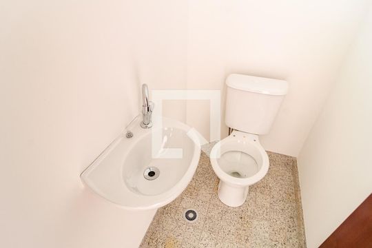 Lavabo de casa de condomínio à venda com 2 quartos, 75m² em Conjunto Residencial Jardim Canaã, São Paulo