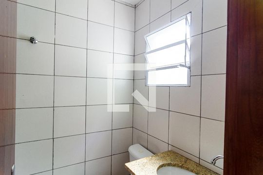 Banheiro da Suíte de casa de condomínio à venda com 2 quartos, 75m² em Conjunto Residencial Jardim Canaã, São Paulo
