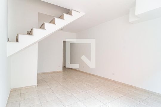 Sala de casa de condomínio à venda com 2 quartos, 75m² em Conjunto Residencial Jardim Canaã, São Paulo